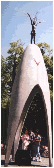 [Sadako Statue in Hiroshima Peace Park]